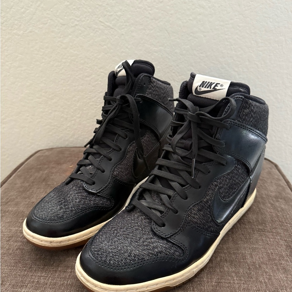 Women’s Nike dunk sky hi essential shoes